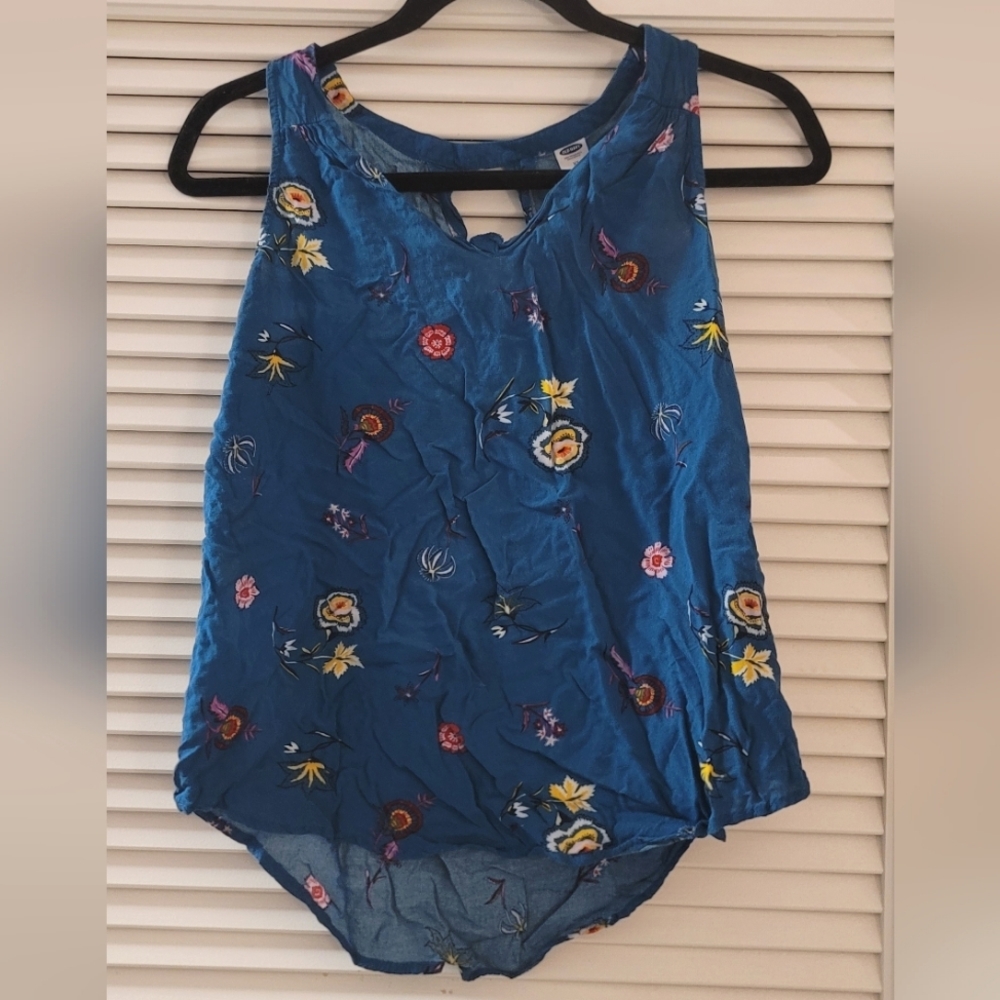 Old Navy - Blue Floral Sleeveless Lightweight Top With Keyhole Back